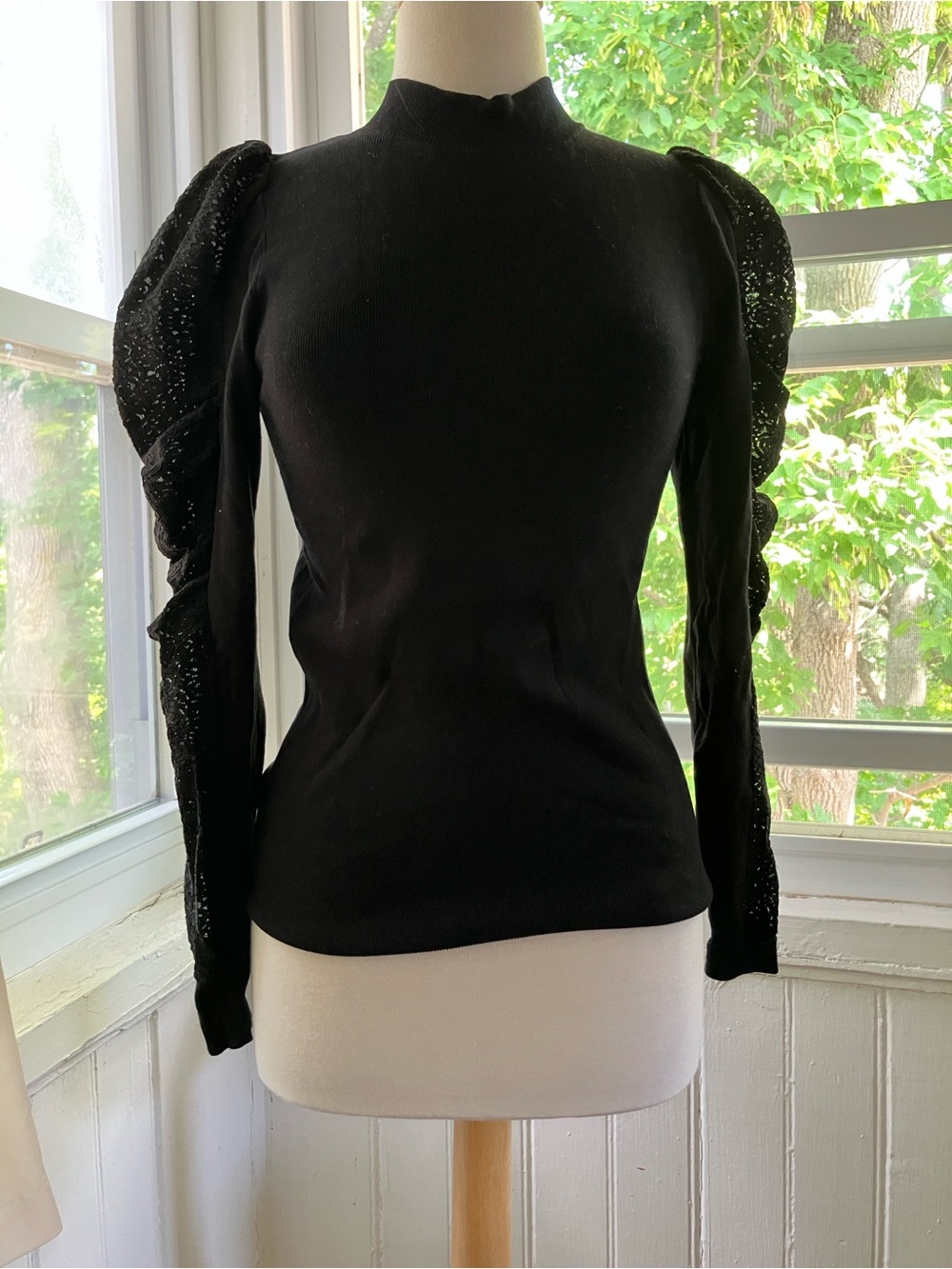 Lulu's Black Puff and Lace Sleeve Knit Top